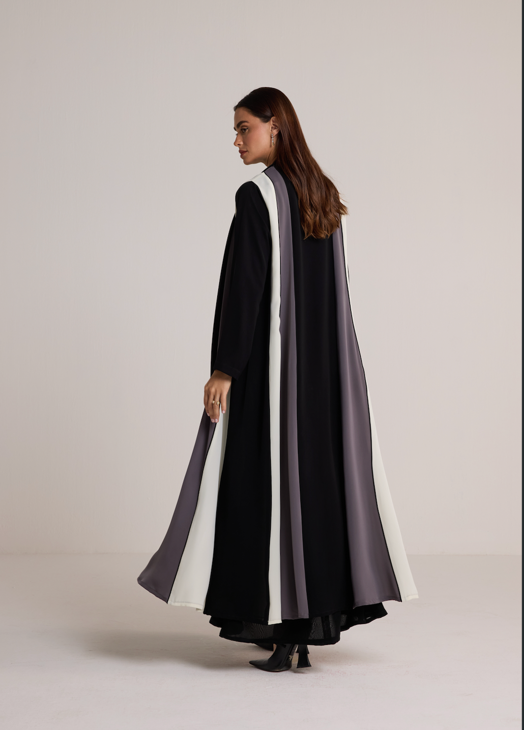 The Verena Abaya