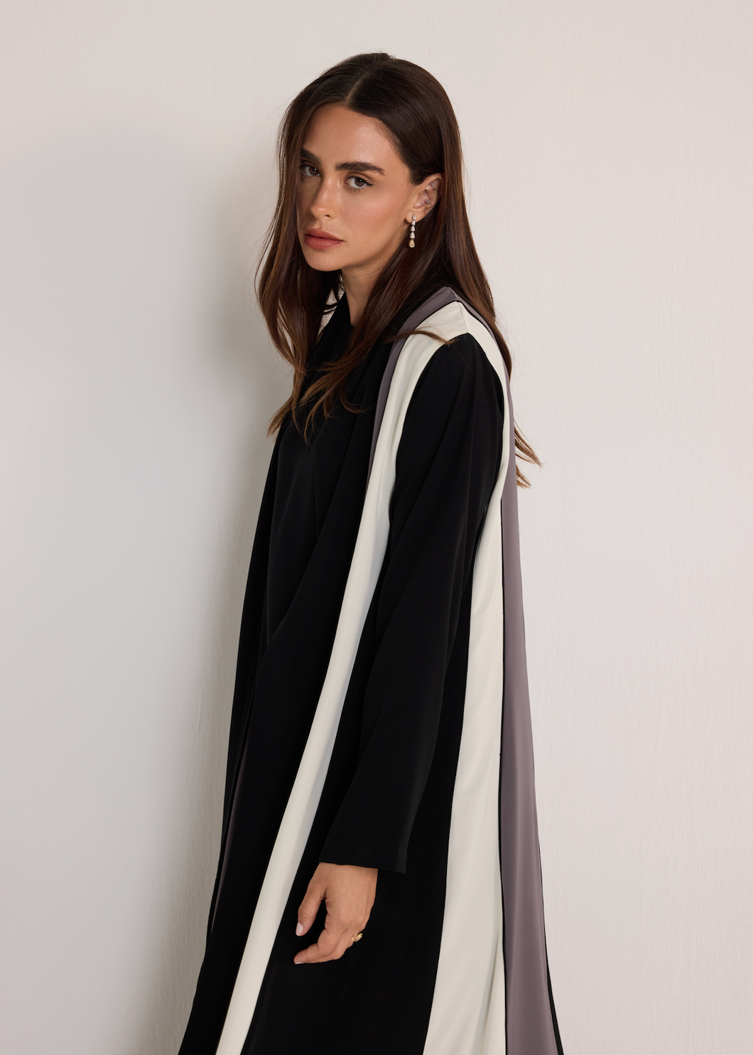 The Verena Abaya