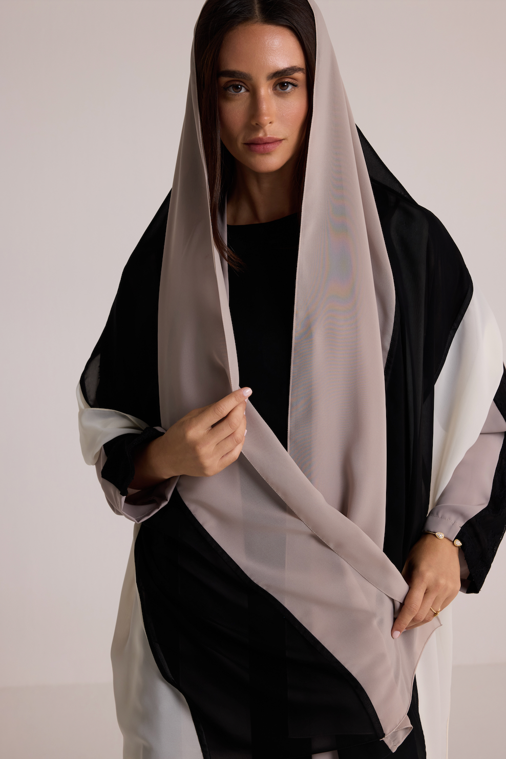 Noir Élan Abaya