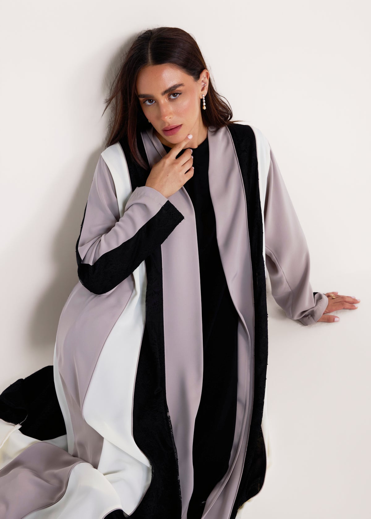 Noir Élan Abaya